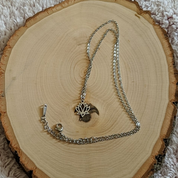 Stainless Steel Lotus Flower Necklace Silver Women's Jewelry - Picture 5 of 7